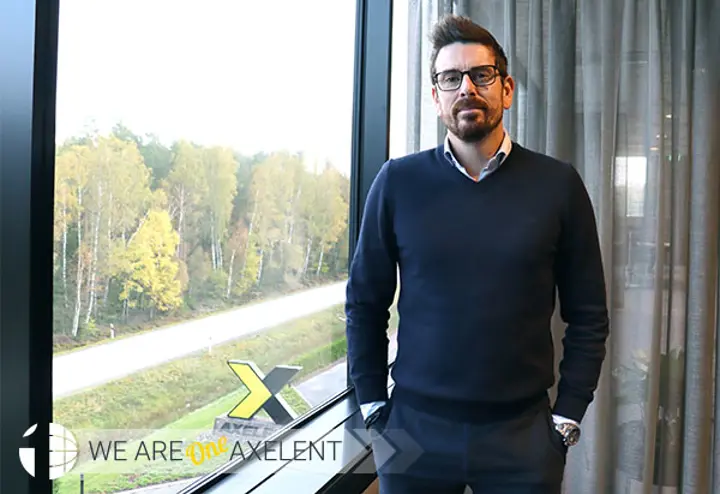 私たちはアクセレントです– ラッセル・ハリス  私たちはアクセレントです– ラッセル・ハリス